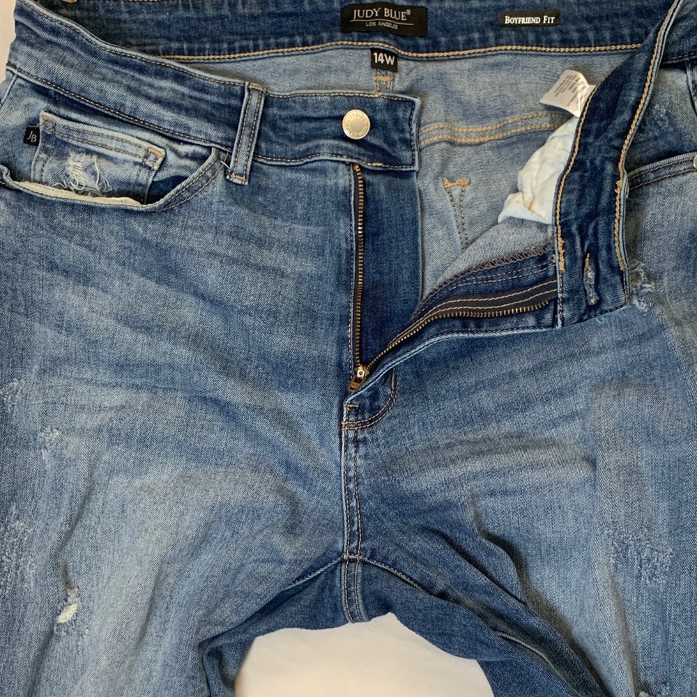 Judy Blue 14W Boyfriend Fit Distressed Jeans Curvy Stretch Zipper Fly Beautiful - Picture 12 of 12